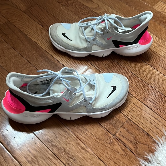 Nike free runs in 9.5 only used a couple times! - Picture 2 of 4